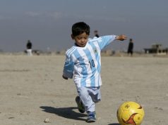 Cum a evoluat vânzarea de tricouri de joc de-a lungul anilor și câți bani se-nvârt astăzi în business-ul ăsta